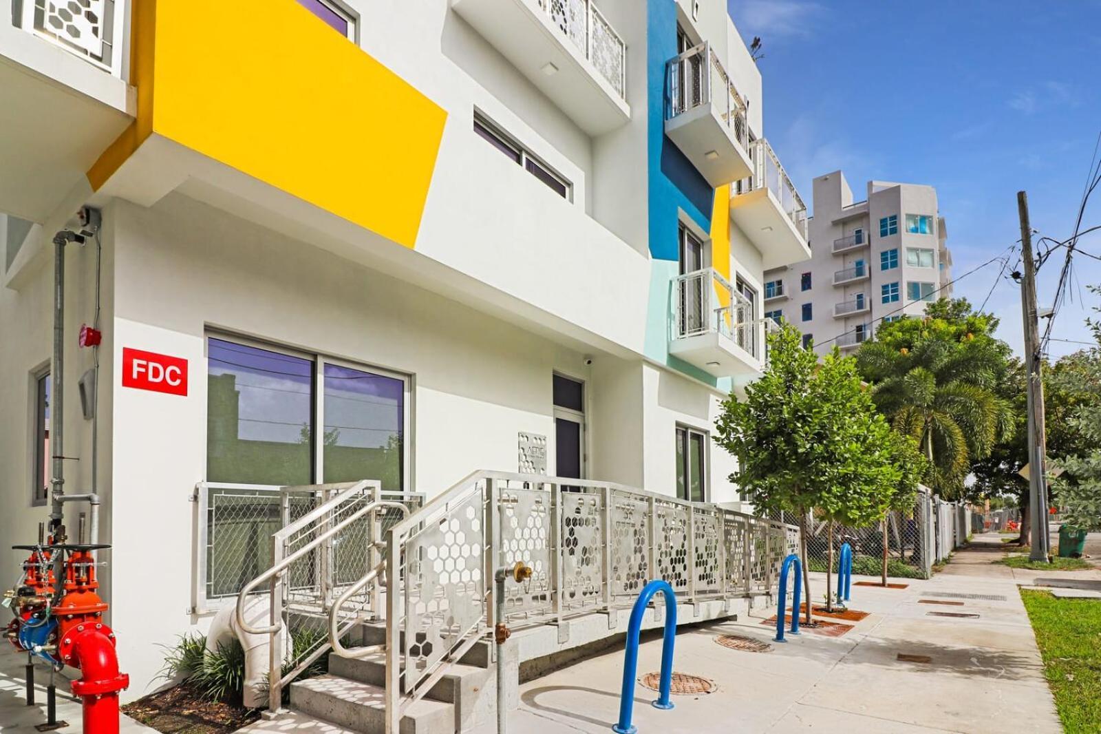 Aerie Apartments Miami Exteriör bild